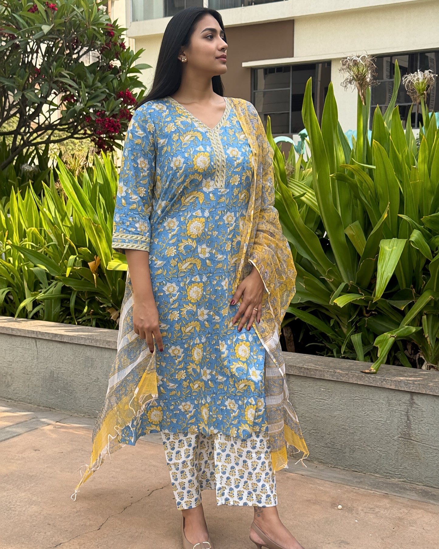 Madhavi Bloom Set
