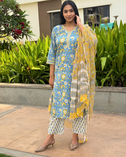 Madhavi Bloom Set