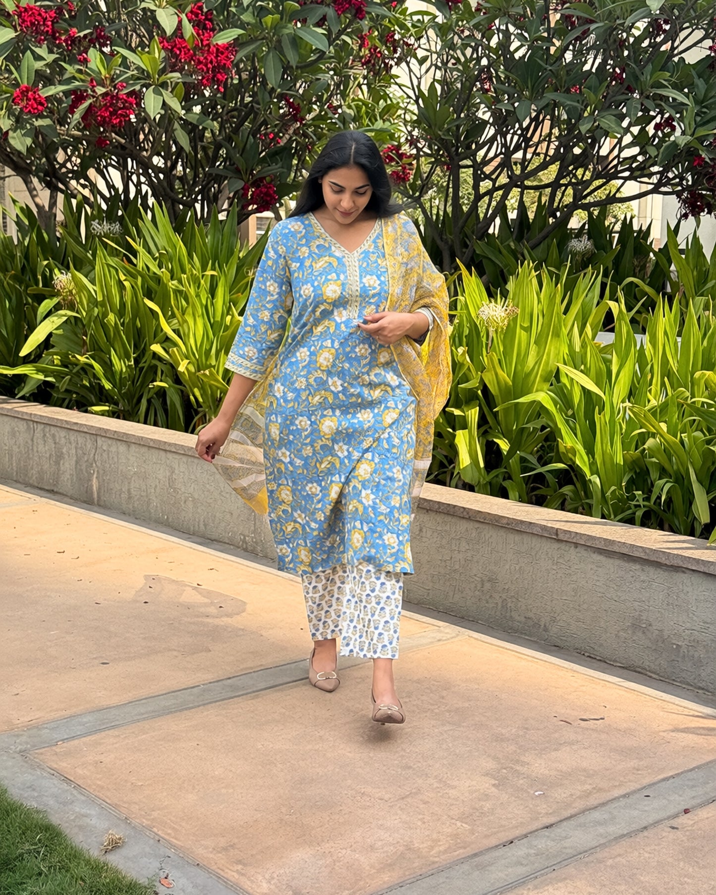 Madhavi Bloom Set