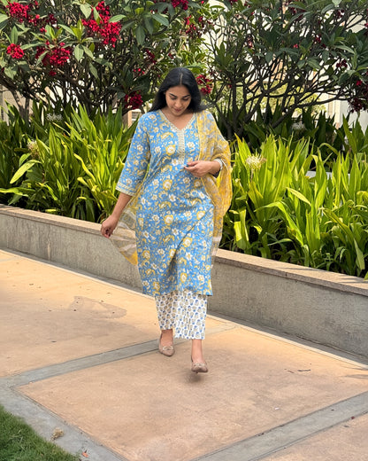 Madhavi Bloom Set