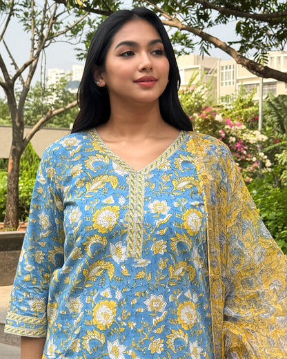 Madhavi Bloom Set